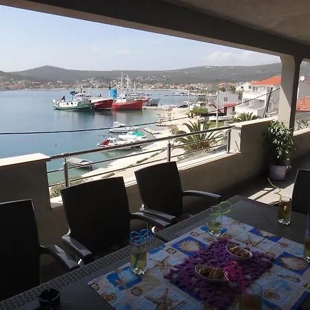 Apartments Selina Vinišće Pokoj fotografie